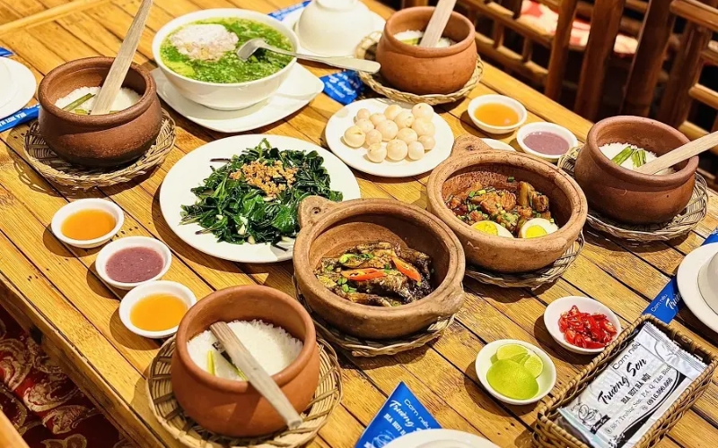 nhược điểm của mở quán cơm bình dân